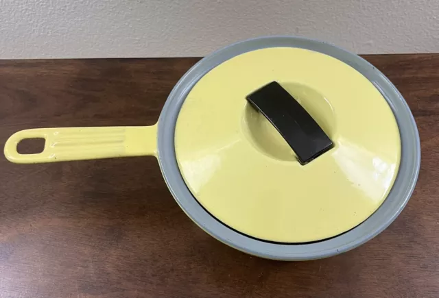 Vintage Descoware Yellow Enamel  Porcelain over Cast Iron 1 Qt Sauce Pan Markley 2