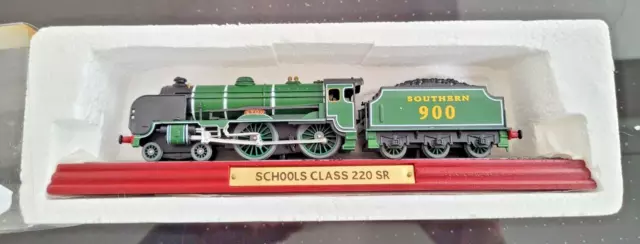 Atlas Edition Static Model Train And Tender Schools Class 220 Sr