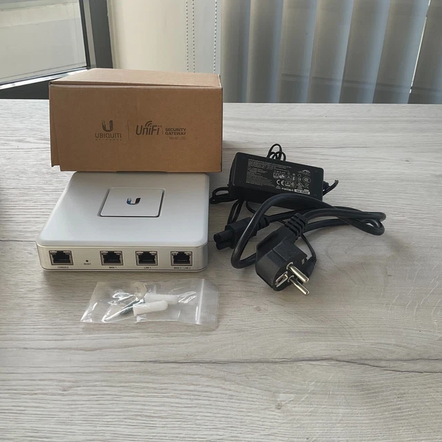 Ubiquiti UniFi Security Gateway (USG)