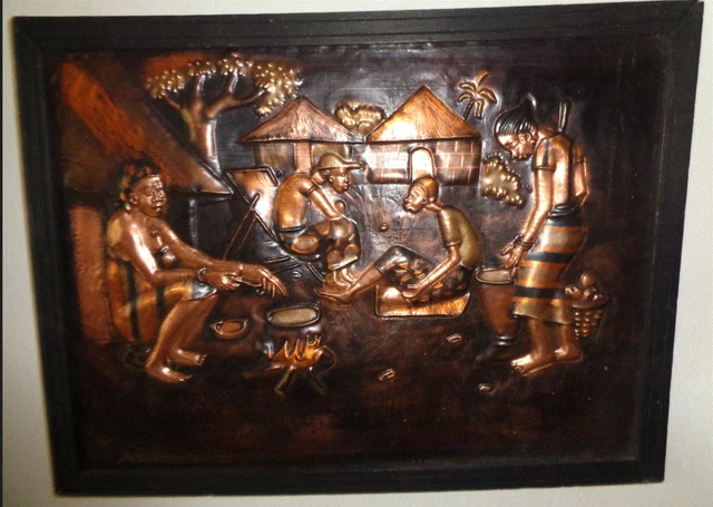 Grand Cadre Photo Touareg Cuir Repoussé 34cm – Artisanat Africain Niger