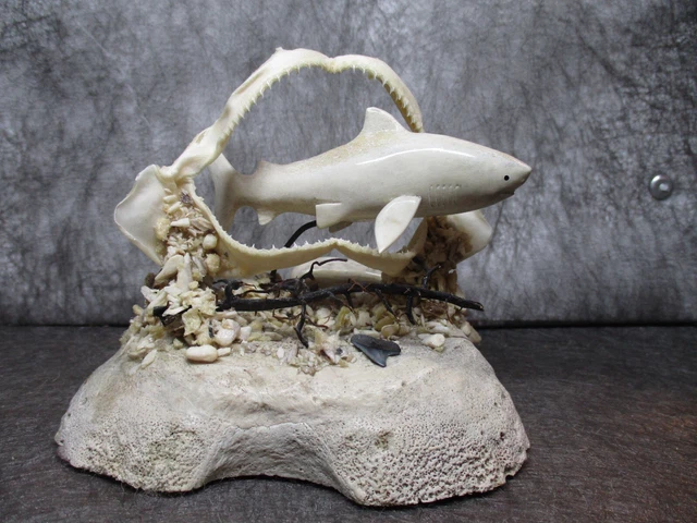 Exceptional Diorama by Brian Kulik. Carve. Inuit. Eskimo. Sculpture. Alaska.