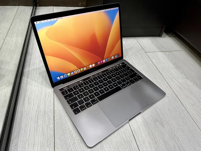 Apple MacBook Pro Retina 13.3" 2017 256GB SSD 16GB Ram 3.3GHz Core i5 Space Grey