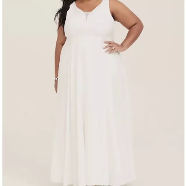 Torrid 14 Special Occasion Wedding Formal Ivory Jacquard Sweetheart Gown