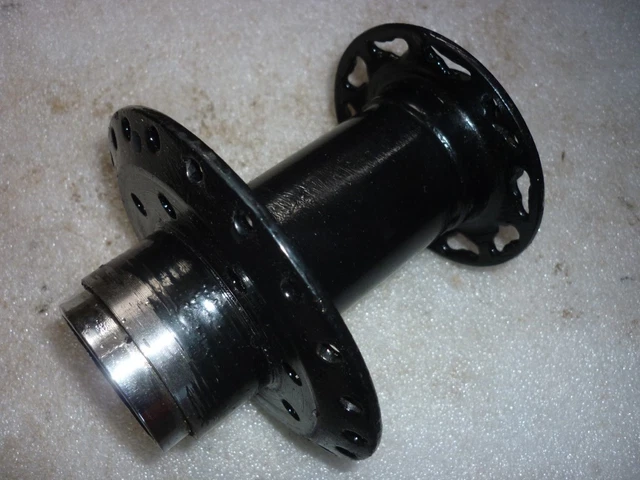 TRIUMPH PRE UNIT Rigid Rear Wheel Hub - Speedo Drive Type - Needs ...