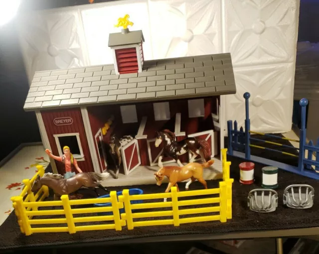 Breyer Stablemates Little Red Stable Play Set with Accessories & Extra Horses