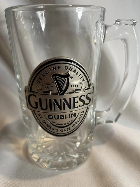 Guinness Ireland Collection Bierglas - Offizielles Pint Glas Mit Metallabzeichen