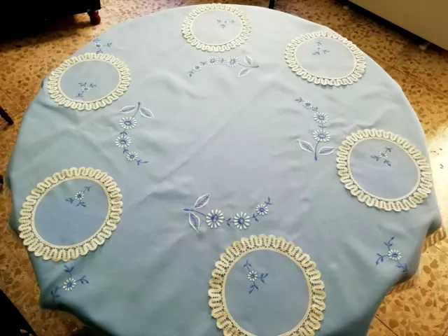 Manteleria de Crepe bordadas y  Encaje de Bolillos Almagro 6 Servicios  Vintage