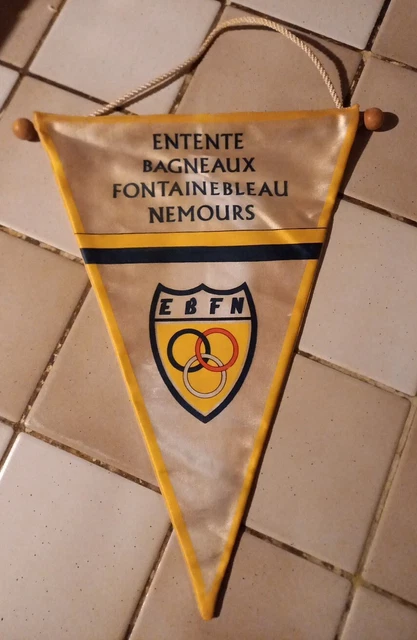 Ancien Fanion EBFN (Entente Bagneaux Fontainebleau Nemours)