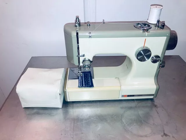 White 222 Free Arm Portable 3/4 Size Compact Sewing Machine