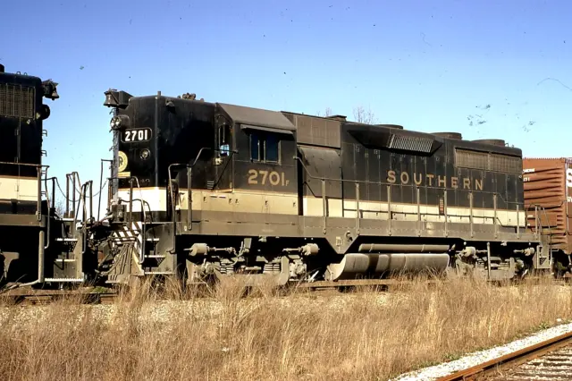 Original 1973 Kodachrome Railroad Slide Southern Railway 2701 Emd Gp35