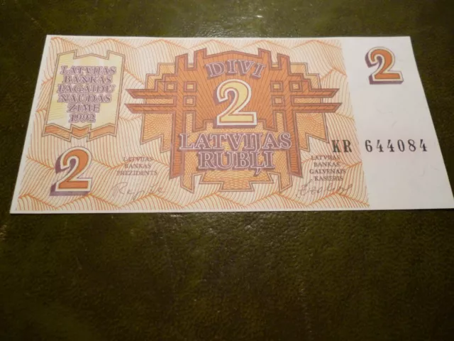 New Divi 2 Latvijas Rubli  Kr 644084  1992