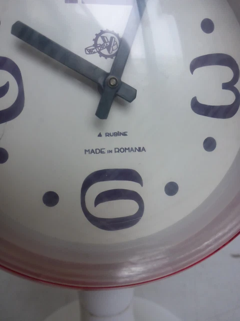 alter Wecker Kugel alte Uhr Kunststoff DDR victoria made in romania 70er 4