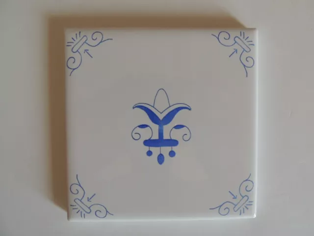 Delft Blue & White Tiles with Lilly center Design   Kitchen Bath/shower Tile