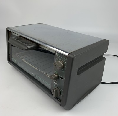 Black & Decker Continuous Cleaning Toast-R-Oven/Broiler Model TRO