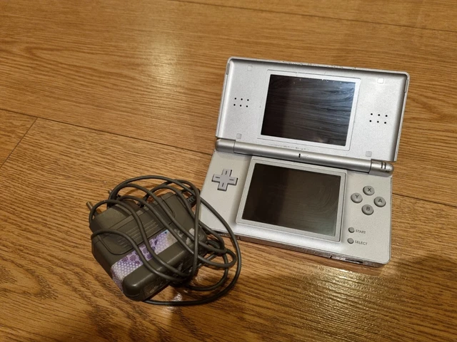 Console nintendo ds lite grise fonctionnelle avec chargeur