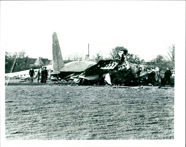 Scene after Llandow Air crash. - Vintage Photograph 2043886