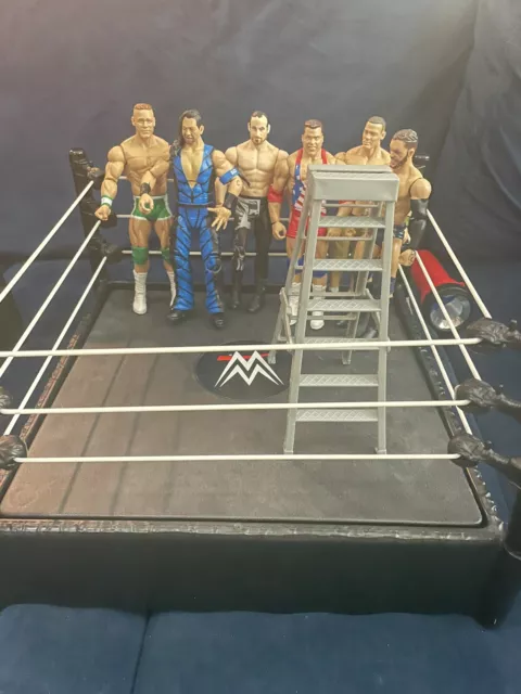 WWE NXT Wrestling Ring, 2010, Mattel con figuras y escalera