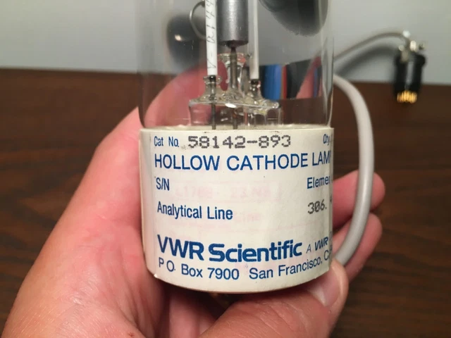 VWR Scientific Hamatsu 58142-893 vanadium (V) lampe à cathode creuse pour abs atomiques 3