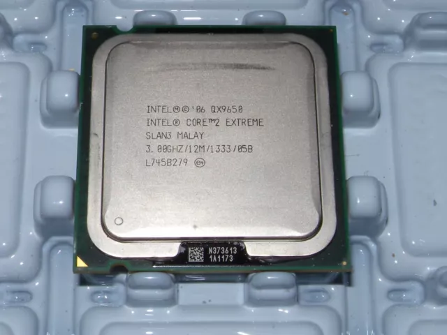 Intel Core 2 Extreme QX9650 3 GHz Quad-Core 12 M 1333 Processor SLAN3 Socket 775