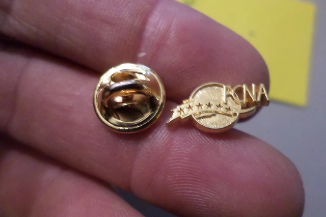 PINS FC. EUROMARCHE TOULON. Football club foot grande
