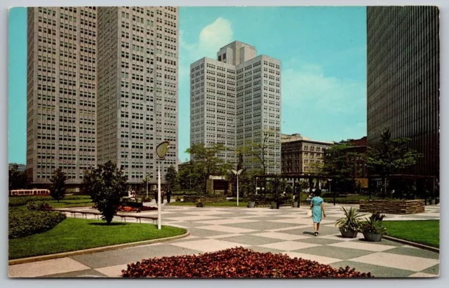 Golden Triangle Pittsburgh Pennsylvania Flower Garden Skyscrapers VNG Postcard