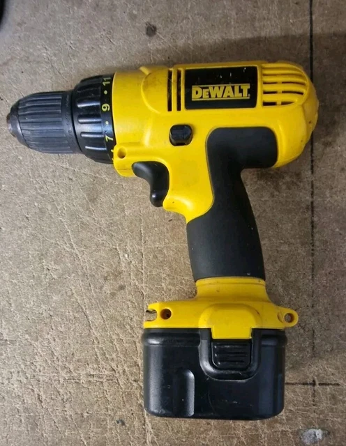 Dewalt dc727 battery outlet