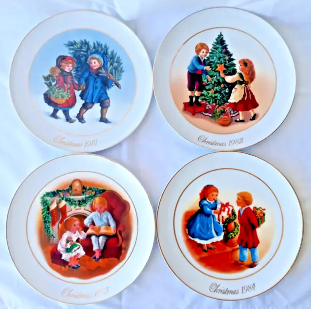 Avon 'Christmas Memories' Series Set of 4 Collector Plates 22K Gold Trim 1981-84