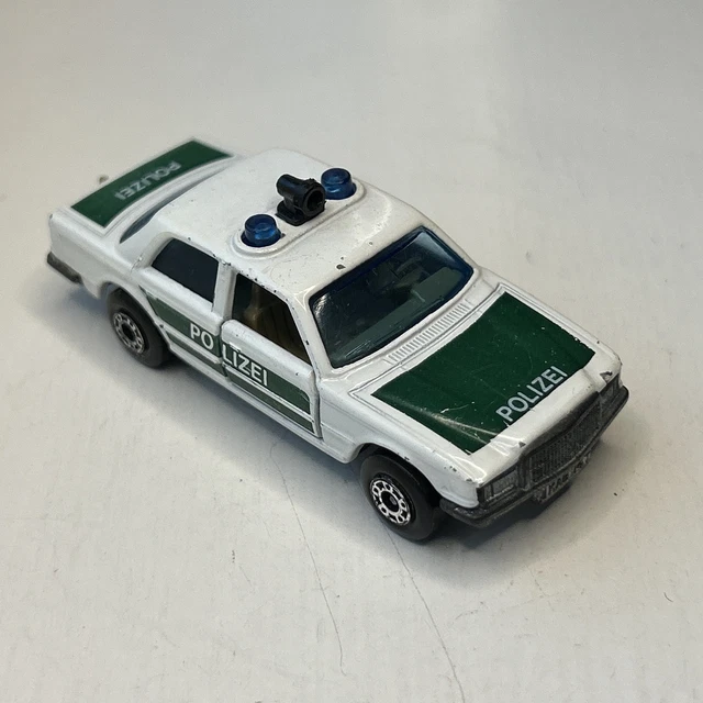 MINIATURE MERCEDES BENZ E-Klasse Limousine Polizei Schuco EUR 40,00