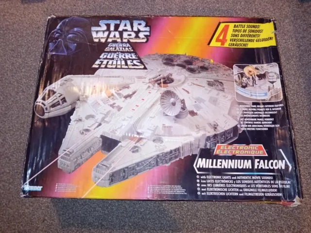 Star Wars MILLENNIUM FALCON power of the force KENNER 1995 in scatola