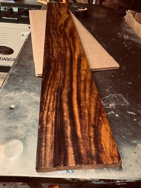 Mono Hawaiano De 48"" Rizado Quartersawn ~ 6"" X 48"" X 3/4"" ~ Grano Salvaje
