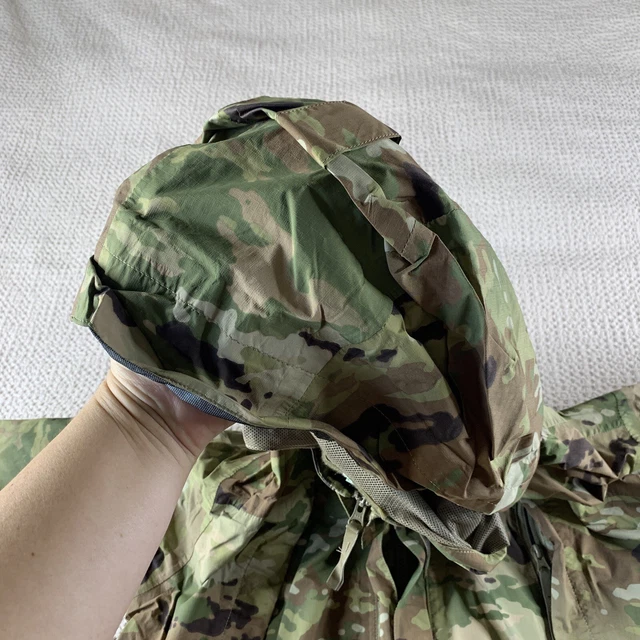 Extreme Cold/Wet Weather (Gen 3) Layer 6 OCP Jacket, Size Medium Long, EUC Hood 4