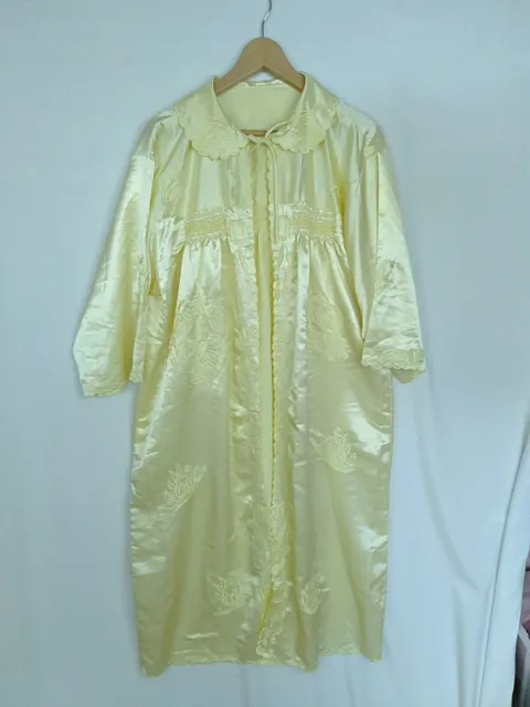 Women's Vintage Robe Yellow Satin Smocked Size Small 10-12