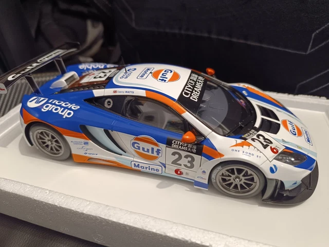 AUTOART AA81342 MC LAREN 12C GT3 N.9 FIA GT 2013 S.LOEB-A.PARENTE 1:18