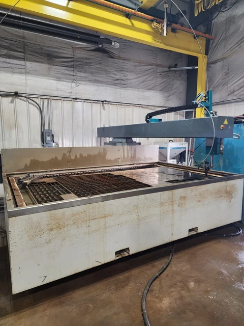 2020 Flow Mach 100 3120 CNC Waterjet Cutting Sytem 6x10 Table Size 30HP 60k PSI