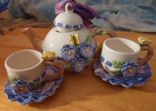Vtg MUD PIE MUDPIE Small 2001 Tea Set 4" Pot 2 Cups 2 Saucers Flower Butterflies Vtg MUD PIE MUDPIE Small 2001 Tea Set 4" Pot 2 Cups 2 Saucers Flower Butterflies