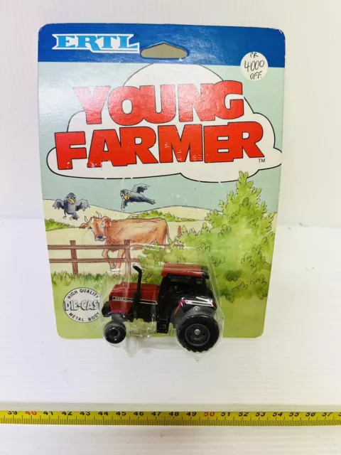 Ertl Tractor Young Farmer Die Cast International 1:64 Vintage New