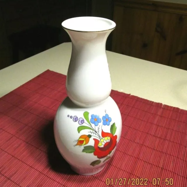 LUBIANA ,KALOCSA HUNGARY PORCELAIN Hand-Painted Vase, Made in Poland.