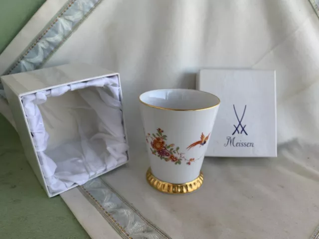 Schöner Meissen Becher mit Indischen Blumen und Gold