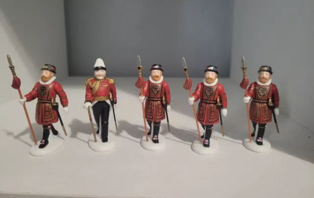 Department 56 Heritage Village YEOMEN OF THE GUARD Set of 5 Porcelain #58397