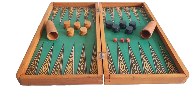 Backgammon En Bois De Noyer: Jeu De Société Classique En Bois De Noyer Jeu De Societe Classique En Bois Authentique