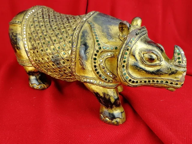 Figurine Rhinocéros Sculptée En Bois – Sculpture Artisanale