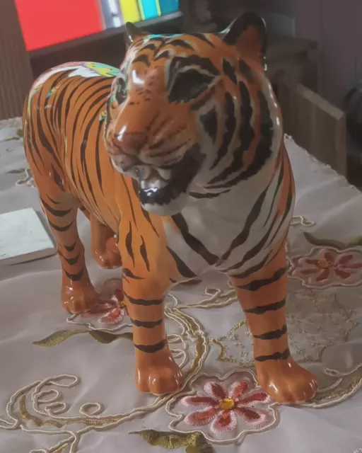 Beswick Large Vintage Tiger Model No. 2096 Produced 1967-1990