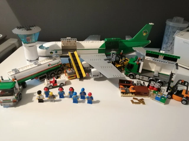 LEGO CITY AIRPORT 60022 cargo terminal Cargo Truck 60020 plus