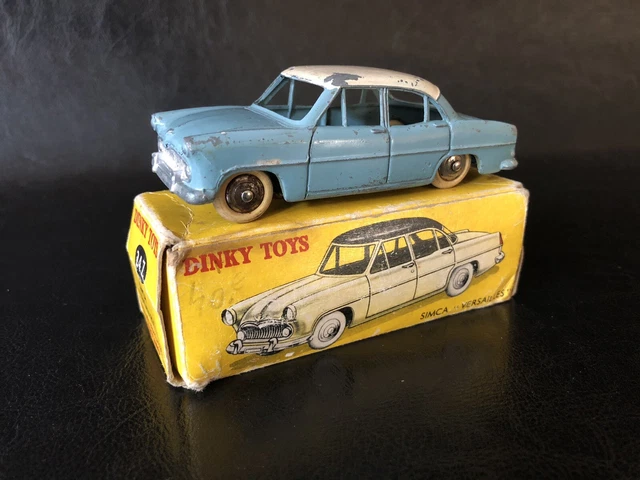 VOITURE SIMCA VERSAILLES Jaune paille Ref 24 Z Marque Dinky Toys