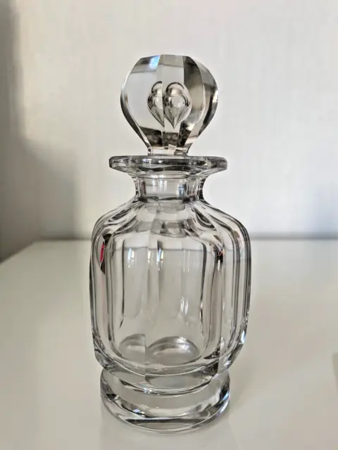 Superbe flacon en cristal signé Baccarat modèle Malmaison 13,8 cm