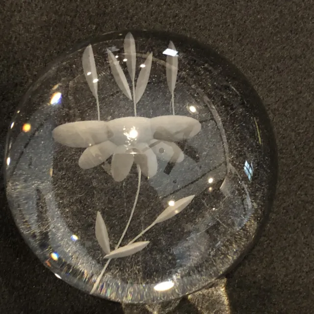 Art Glass Magnifying Etched Flower Paperweight Clear