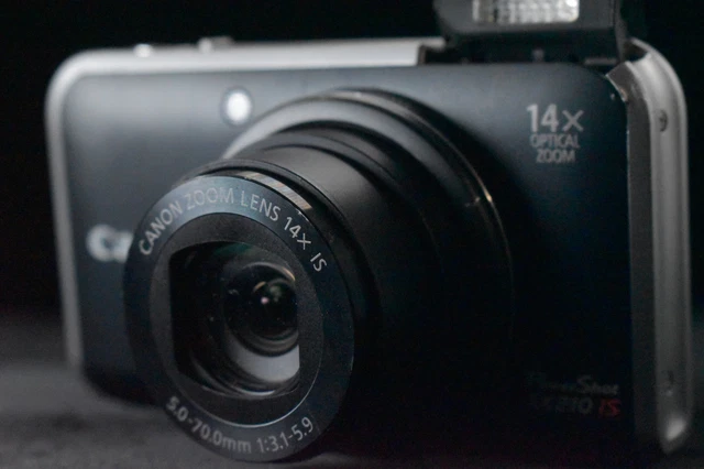 1 YR WARRANTY] Canon PowerShot SX210 IS Compact Digital