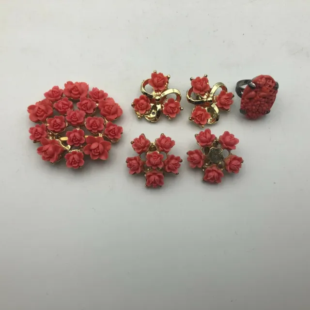Vtg Carved Coral Flower Brooch 2 Pair Earrings + Size 5-1/4 Sanford Ring Set Y1