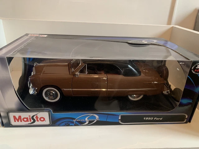 1/18 Maisto Ford Convertible 1950
