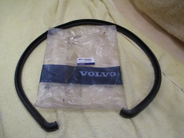 Volvo VOE 14527564 Weatherstrip, Door, NEW, M7